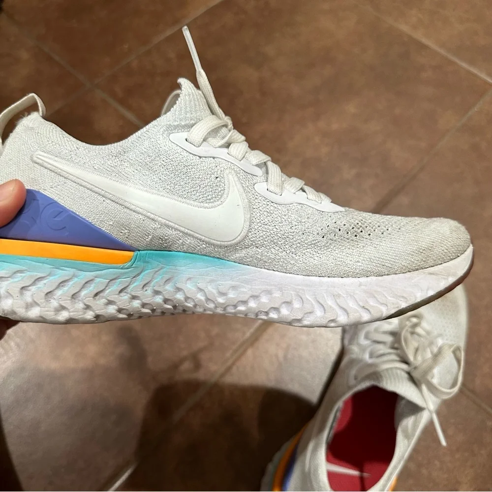 Nike Epic React Flyknit 2 - Picture 8 of 11